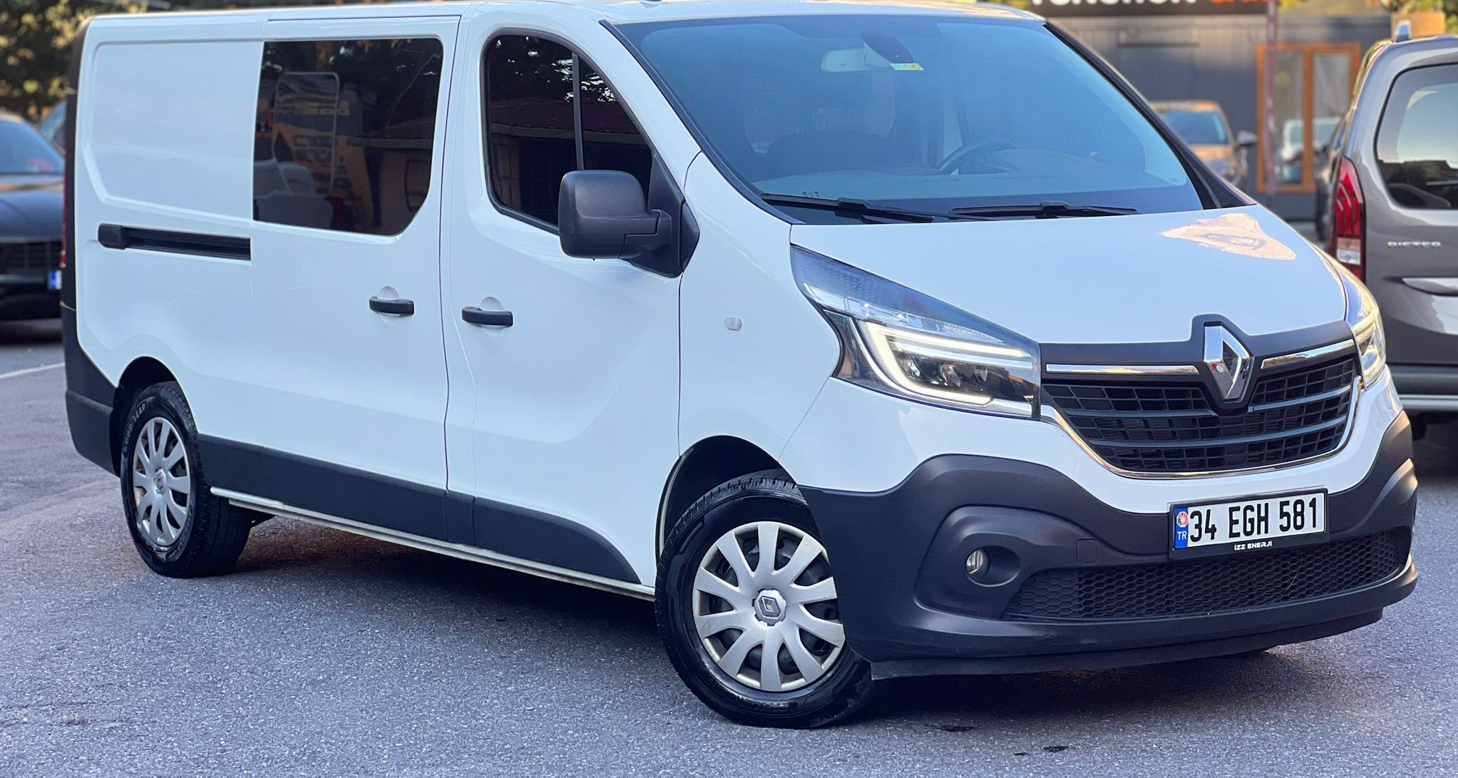 Renault /  2.0 BlueDCi Grand C..